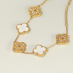 Bracelet à maillons en acier inoxydable plaqué or 18 carats avec breloque fleur classique et tendance, cadeau de Noël, accessoire de mode pour femme - Product Image 5