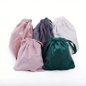 Sac à cordon en velours imprimé sur mesure 13x18cm, velours ultra-doux avec cordon de qualité supérieure pour l'emballage de bijoux et de boucles d'oreilles - Product Image 1