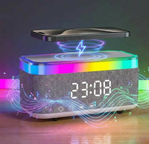 Lámpara Digital Magnética Multifuncional de Tela con Reloj Despertador RGB, Cargador Inalámbrico, Altavoz BT, Carga Rápida, Caja de Regalo para Navidad - Product Image 1