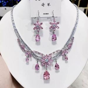 Ensemble de colliers de luxe en zircon à la mode et tendance, ensemble de bijoux pour mariage et banquet, bijoux pour femmes à la mode en gros - Product Image 1