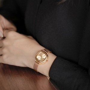 นาฬิกาผู้หญิงทรงสี่เหลี่ยมเล็กกะทัดรัดและเรียบง่ายสง่างามนาฬิกาควอตซ์อเนกประสงค์สำหรับนักเรียน - Product Image 1