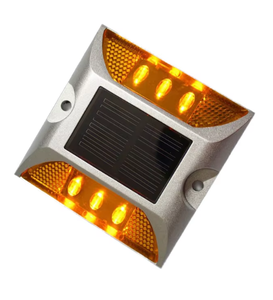 Borne de signalisation routière solaire en aluminium moulé, étanche IP68, à LED clignotante, type œil de chat, surélevée pour autoroute - Product Image 1