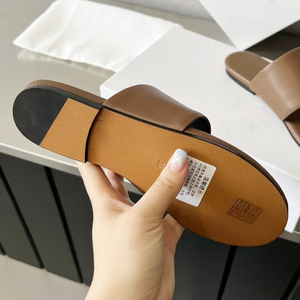 Sandalias de Cuero en Forma de T de Alta Calidad para <span class=keywords><strong>Mujer</strong></span>, Diseño de Lujo, Estilo ROW, <span class=keywords><strong>Chanclas</strong></span> Planas de Verano - Product Image 6