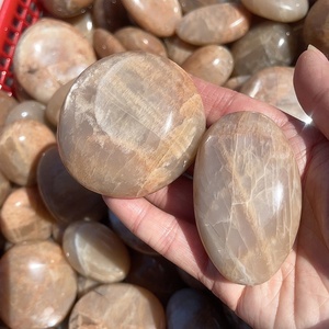 Bán buôn cam tự nhiên đào <span class=keywords><strong>Moonstone</strong></span> pha lê thủ công chạm khắc cọ chữa bệnh đá quý cho trang trí nội thất Quà Tặng - Product Image 4