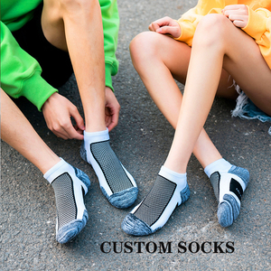 Bán buôn OEM Thiết kế thời trang dày Terry Crew thể thao vớ cotton nam thanh niên mùa xuân tùy chỉnh logo & màu sắc - Product Image 4