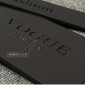 Etiquetas de Papel y Plástico Impresas con Relieve, Tecnología UV, Etiquetas de Precio Personalizadas para Jeans, Ropa y Prendas - Product Image 6