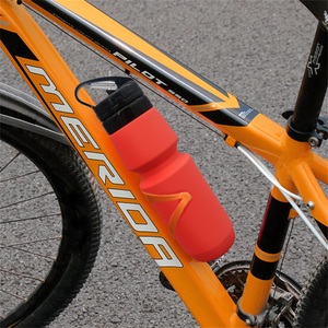 Botella de Agua Deportiva de Silicona, Taza para Beber, Botella de Agua de Silicona Plegable Resistente a Fugas para Viajes, Campamentos y Ciclismo - Product Image 2