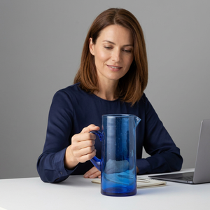 Pichet à eau en résine bleue >6L, design moderne et luxueux, compatible lave-vaisselle, écologique, durable, transparent, pour boissons, cadeaux d'affaires - Product Image 1