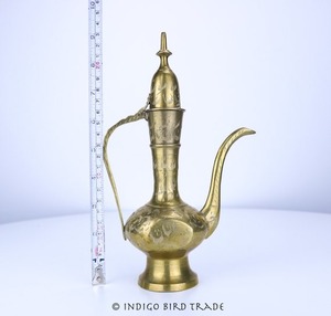 Jarra de Metal de Latón y Cobre con Grabado Estilo Dallah Árabe, con Asa, Tamaño, Forma y Color Personalizables, Vajilla Metálica - Product Image 5