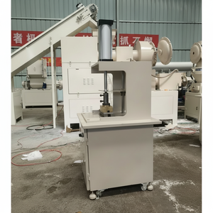 เครื่องผลิตสบู่แบบหมุนสามชั้นอุปกรณ์ทำสบู่แฮนด์เมดที่อยู่ใกล้ฉัน - Product Image 1