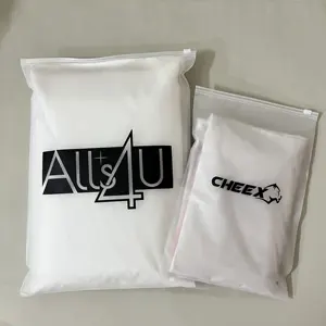 Sac en pvc transparent personnalisé de haute qualité sacs à fermeture éclair en plastique givré pour l'emballage de vêtements avec votre logo