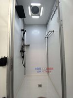 Ensemble douche et toilettes portables écologiques et durables pour extérieur, remorque de douche 4 à 10 postes avec station de lavage des mains