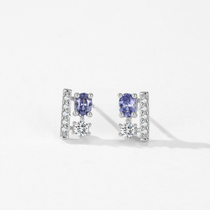 Pendientes de Plata de Ley S925 con Circonita Morada de Corte Ovalado, Diseño Floral, Inspiración Natural, Versión en Cobre Personalizable para Mujer - Product Image 6