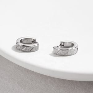 ต่างหูห่วงสไตล์ฮิปฮอปสำหรับผู้ชาย,ตุ้มหูห่วงผิวมันวาวสีทอง<span class=keywords><strong>เ</strong></span>คลือบเงาสีไท<span class=keywords><strong>เ</strong></span>ทเนียมรุ่นใหม่ - Product Image 3