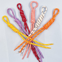 Porte-clés en macramé tressé en nylon fait main pour femmes - Breloques de sac en corde style bohème, plusieurs couleurs pour décorations de sacs à main