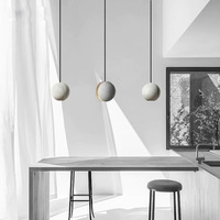 Suspension LED sphérique en béton style Wabi Sabi industriel moderne pour comptoir de restaurant