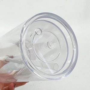 Vaso de acrílico de doble pared con purpurina efecto globo de nieve de 16oz y 24oz para café helado, con asa y orificio preperforado - Product Image 3