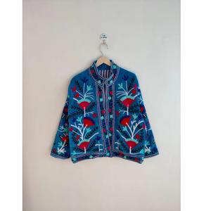 Chaqueta Bomber Clásica de Terciopelo Suzani Hecha a Mano, Ecológica, Reversible, Transpirable, con Bordado Floral, Corta, para Invierno - Product Image 1