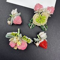 Fleur de fraise rose tissée à la main perlée coudre sur des patchs pour bricolage crochets d'oreille chapeaux sacs vêtements accessoires décoratifs