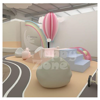 Aire de jeux intérieure commerciale à thème nature, équipement de jeu souple interactif et sécurisé pour tout-petits avec toboggan et espace parent.