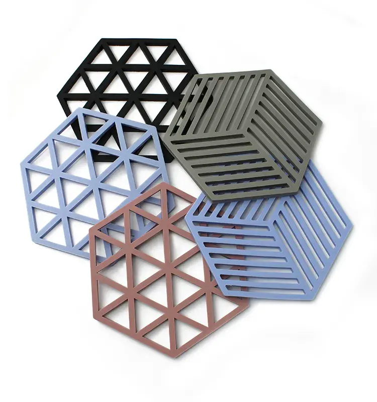 Utensílios de cozinha 1 peça porta-copos triangulares irregulares bandeja de silicone com listras hexagonais tapete de mesa