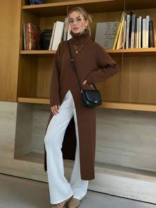 Cardigan Lungo a Collo Alto Marrone di Alta Qualità per Ufficio e Uso Quotidiano, Affidabile con Spacco Frontale, Morbido e Caldo in Maglia - Product Image 4
