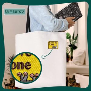 Écusson brodé thermocollant « Leave Me Alone Possum » de 3 pouces pour chapeaux, vêtements, sacs à dos, jeans, couture DIY - Product Image 3