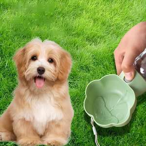 Botellas de Agua Portátiles de Plástico 2 en 1, Impermeables y a Prueba de Fugas, para Perros/Gatos, Uso en Exteriores - Product Image 4