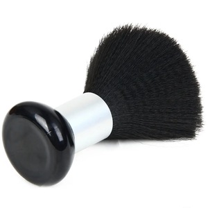 Cepillo plumero <span class=keywords><strong>de</strong></span> cuello <span class=keywords><strong>de</strong></span> peluquero <span class=keywords><strong>de</strong></span> cerdas suaves negras para hombres, herramienta <span class=keywords><strong>de</strong></span> limpieza <span class=keywords><strong>de</strong></span> corte <span class=keywords><strong>de</strong></span> pelo para peluquería y uso en salón - Product Image 6