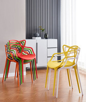 Ensemble de salle à manger de style moderne, chaises empilables en plastique rembourrées colorées, dossier en forme d'arbre, élégantes pour hôtels, cafés, restaurants