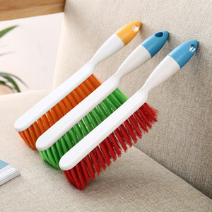 Cepillo de limpieza para el hogar con mango largo y cerdas de nailon para sofá y dormitorio - Product Image 1