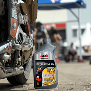 <span class=keywords><strong>Huile</strong></span> moteur <span class=keywords><strong>essence</strong></span> 2T pour <span class=keywords><strong>moto</strong></span> de haute qualité du fabricant – Lubrifiant automobile de base pour la fabrication d'huiles - Product Image 4