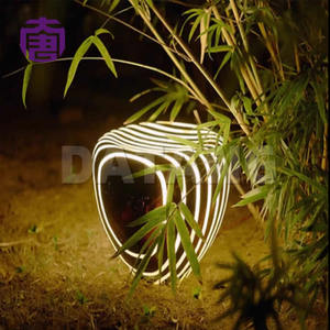 Lumières décoratives en pierre lumineuse à LED pour les célébrations de Noël, éclairage extérieur étanche IP65 pour les jardins et les parcs - Product Image 4
