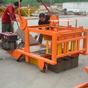 Gran Promoción: Máquina Móvil para Fabricar Bloques Huecos QM4-45 con Mezcladora de Cemento en Sierra Leona - Product Image 2