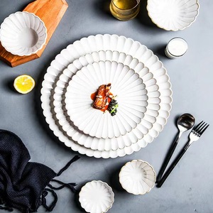 European Rustic Style Scalloped Shape Design Ceramic Dinner <strong>Plate</strong> Set Retro Stoneware Charge <strong>Plate</strong> for Wedding Event - Product Image 1