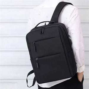 Mochila de poliéster impermeable con USB para hombres de negocios, estudiantes, viajes, diseño de mochila escolar para portátil. - Product Image 1