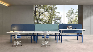 Estación <span class=keywords><strong>de</strong></span> Trabajo Modular Eléctrica <span class=keywords><strong>de</strong></span> Altura Ajustable con Partición Acústica Azul para <span class=keywords><strong>Espacio</strong></span> <span class=keywords><strong>de</strong></span> Trabajo Compartido Moderno - Product Image 1