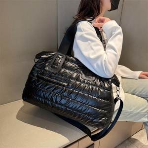 Sac de voyage brillant à bandoulière, nouveau style, idéal pour la natation, le yoga et les voyages - Product Image 3