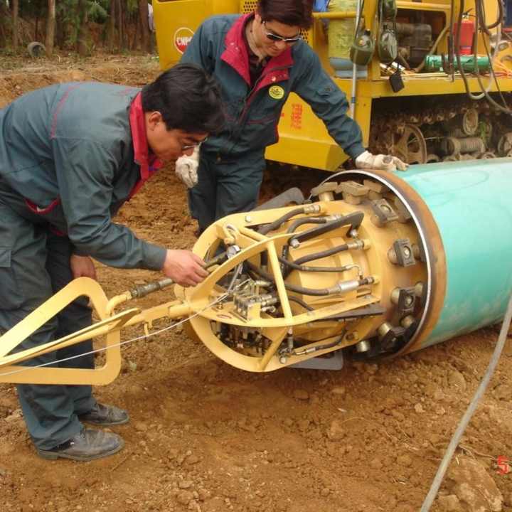 Self-Propelled Hydraulic Pipe Alignment Clamp for Offshore Pipeline ...