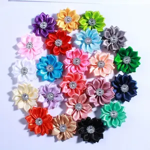 50 buah/Set 4CM bunga Satin Mini multilapis dengan kancing akrilik pita sutra bunga kain untuk pemakaian kepala U Pilih warna