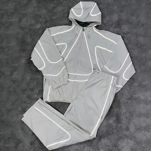 BINBEIER <span class=keywords><strong>Tuta</strong></span> Sportiva Personalizzata con Strisce Riflettenti in Nylon, Set Nero Casual Oversize con Giacca Antivento e Pantaloni per <span class=keywords><strong>Uomo</strong></span> - Product Image 2
