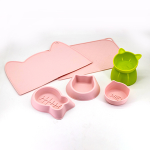 Bol pour <span class=keywords><strong>chat</strong></span> en forme de <span class=keywords><strong>poisson</strong></span> mignon, antidérapant, facile à nettoyer, en silicone sans BPA pour chatons afin de prévenir la suralimentation - Product Image 3