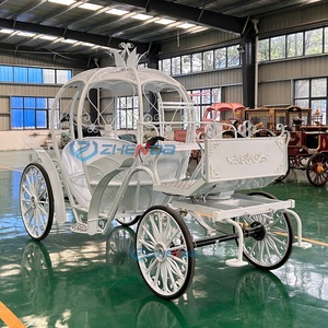 Chariot de mariage et d'événements électrique blanc en forme de citrouille - Product Image 2