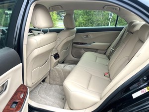 Toyota Crown 2.5 V6 berline 2012, véhicule d'occasion certifié, 193 CV, moteur Dual VVT-i, garde au sol de 130 mm, transmission automatique - Product Image 6