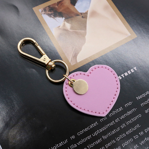 Superventas llavero colgante decoración llavero PU cuero llavero Fob llave cubierta corazón forma llavero - Product Image 3