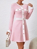 Robe chandail personnalisée à boutons et manches longues pour femmes élégantes OEM ODM Robe tricotée évasée pour le printemps