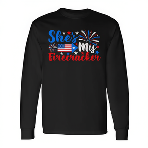 She's My Firecracker 4th Of July T-shirt a maniche lunghe per coppie, design patriottico - Product Image 2