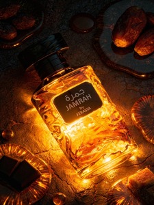 Eau de parfum unisexe de luxe JAMRAH 100 ml, parfum sucré, chaud, épicé, vanille, ambre, longue tenue, pour homme et femme, usage quotidien - Product Image 5