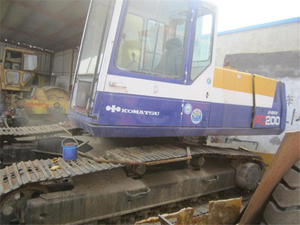 Second Hand Komatsu PC200-7 <b>Used</b> <b>Excavator</b> Japan Affordable Multifunctional Suitable for Various Construction Tasks - Product Image 3