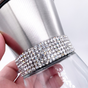 2024 Nova Chegada Luxo Rhinestone <span class=keywords><strong>Pepper</strong></span> <span class=keywords><strong>Mill</strong></span> e Moinho De Sal Para As Mulheres Cristal Glitter Personalizado Sal E Pimenta Grinder Set - Product Image 3
